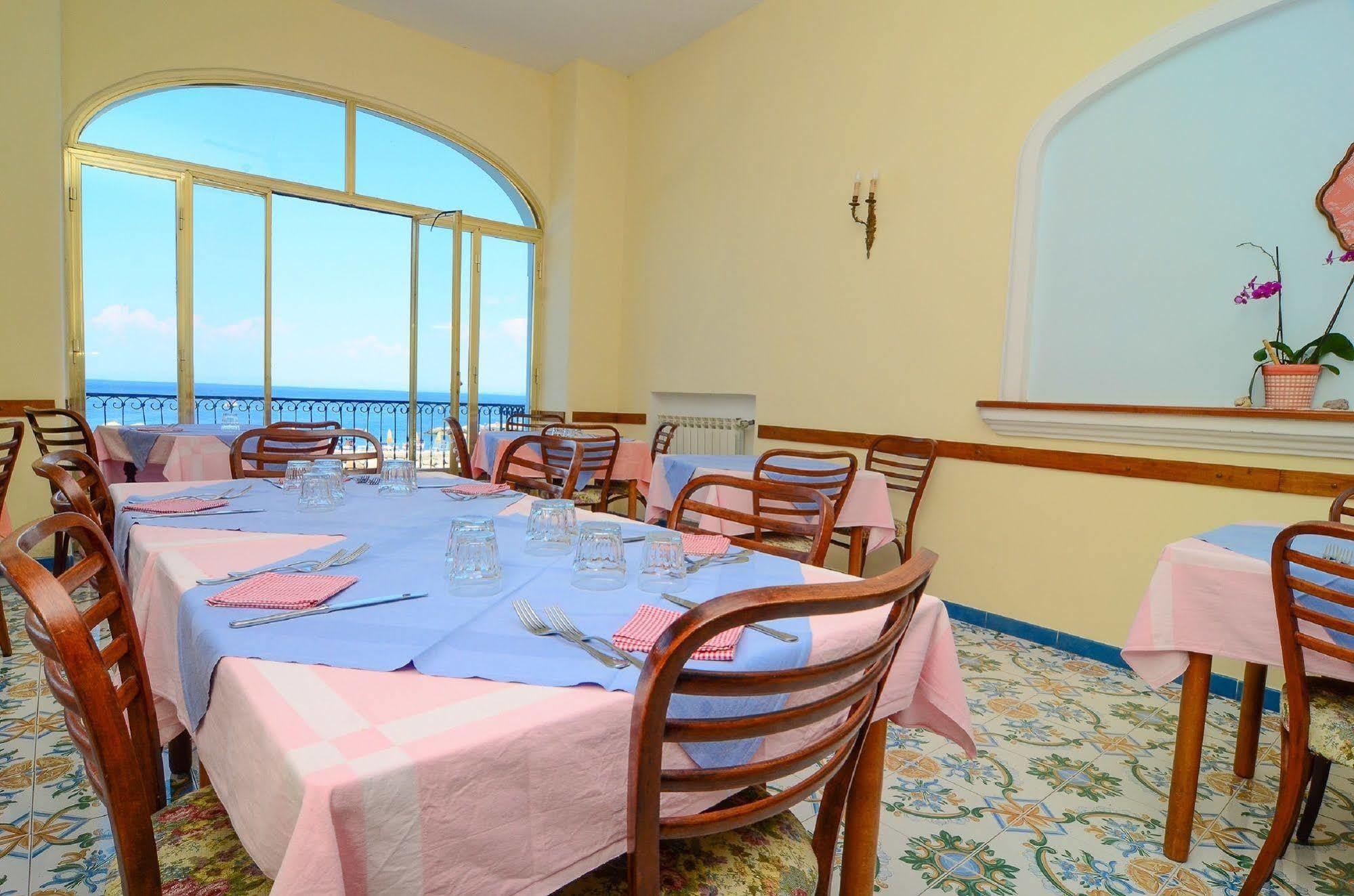 Hotel Terme Marina Lacco Ameno  Extérieur photo